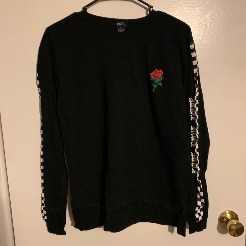 Rose // Checkered Sleeve - Long Sleeve T-shirt